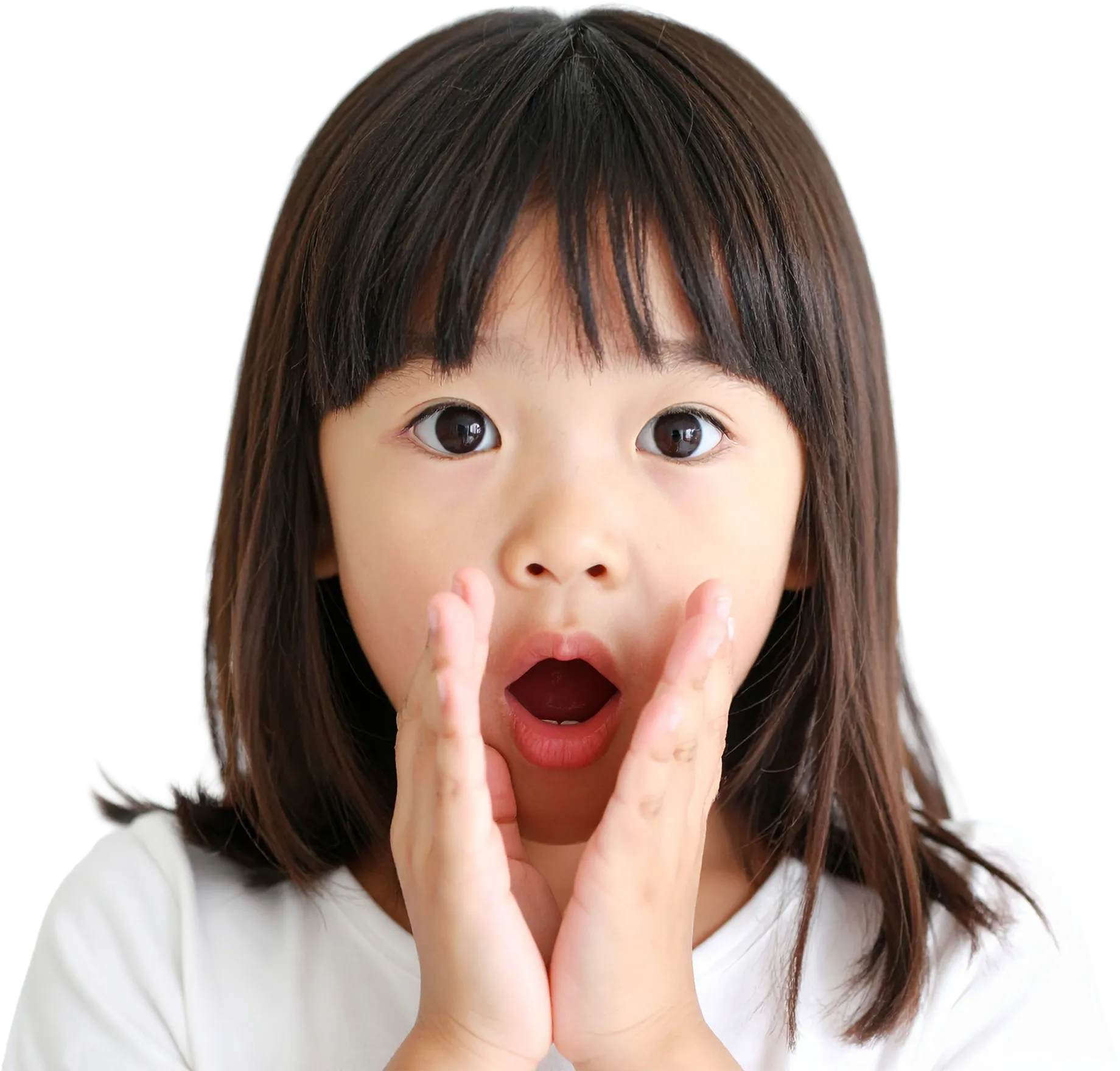 両手を口元に添える女の子の写真